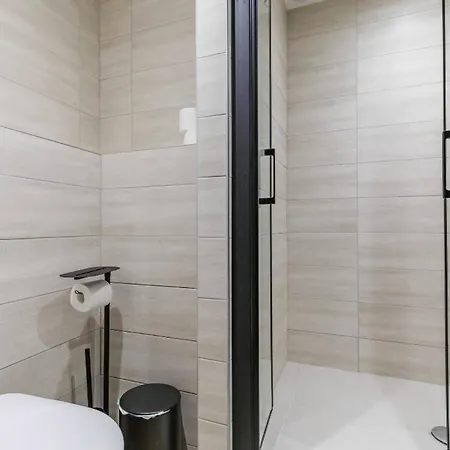 Hsh Parmentier-Couronnes II Appartement Design 4P-1Br-2